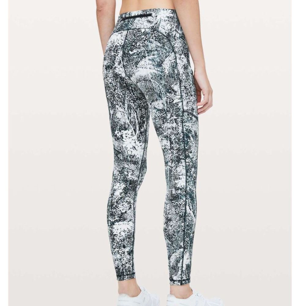 Lululemon Speed Up Tight / Legging in Wildwood, Luxtreme, Full length size 6